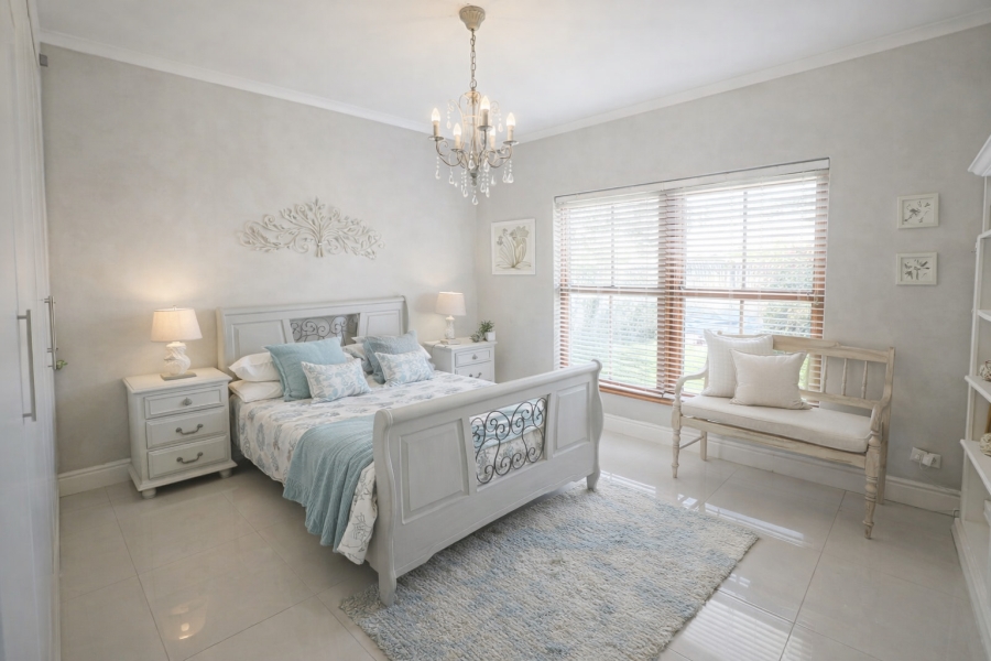 4 Bedroom Property for Sale in Yzerfontein Western Cape